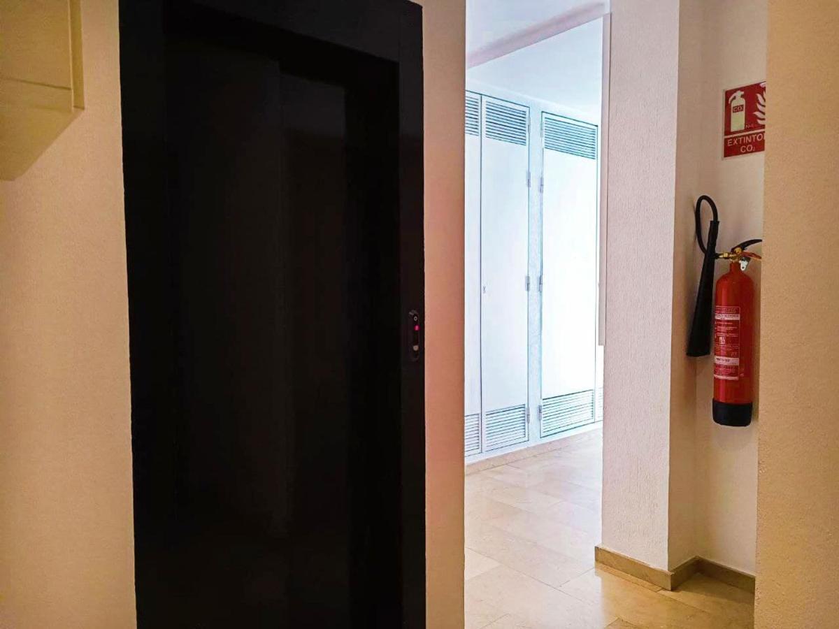 Apartamentos Wayteko Alicante Luaran gambar