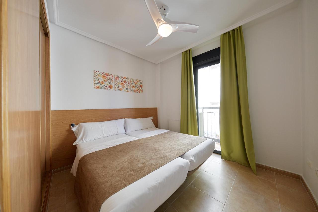 Apartamentos Wayteko Alicante Luaran gambar