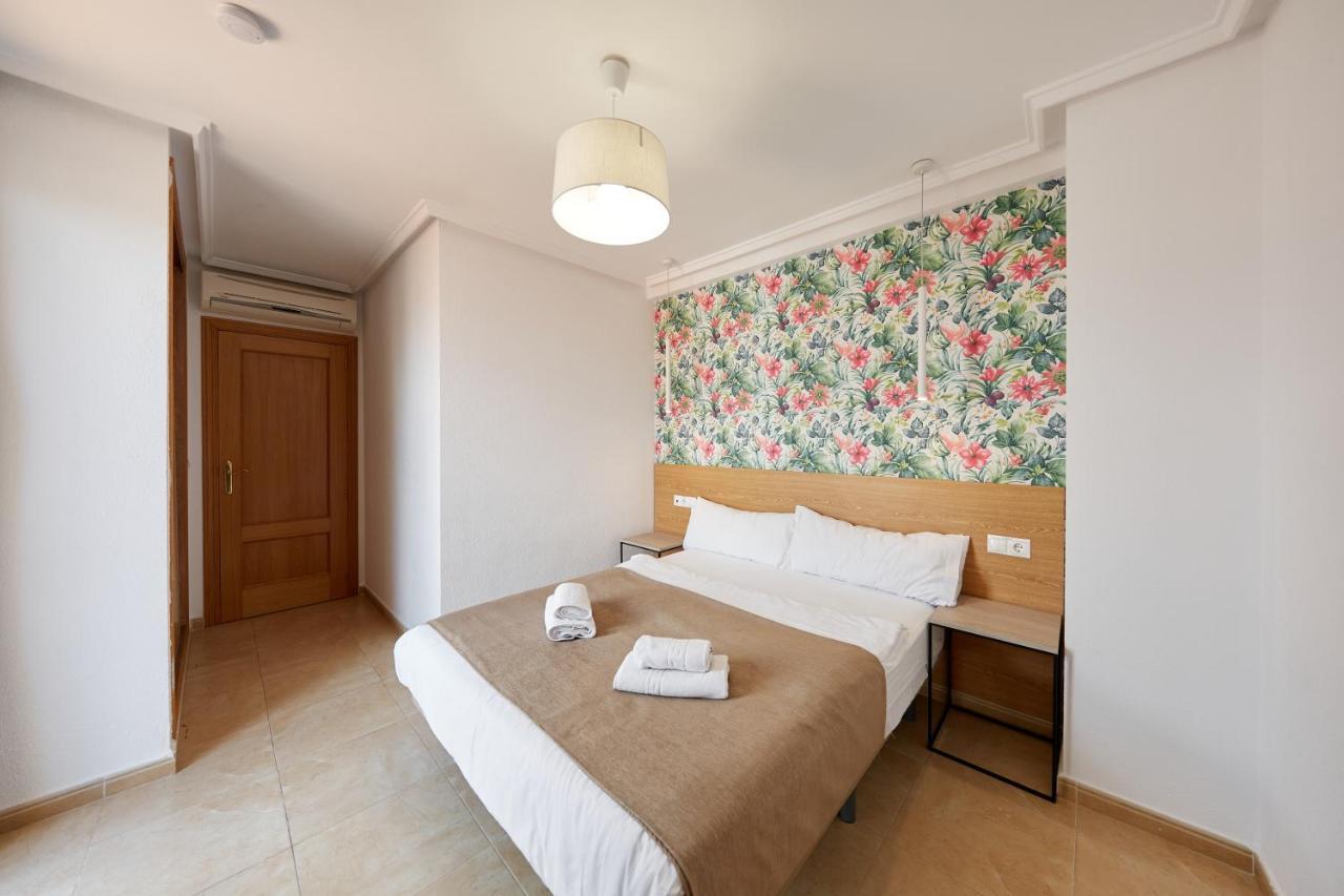 Apartamentos Wayteko Alicante Luaran gambar