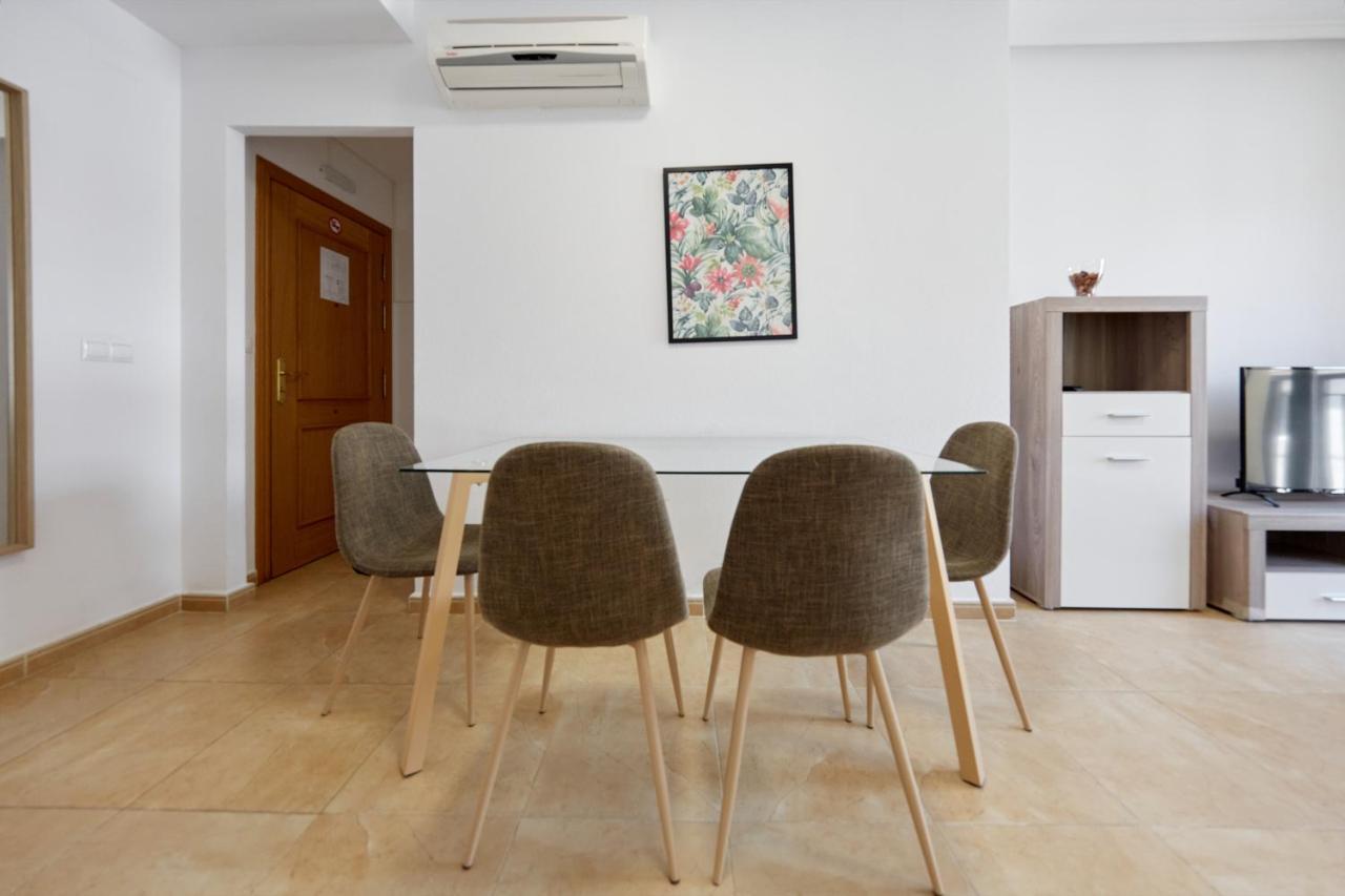 Apartamentos Wayteko Alicante Luaran gambar